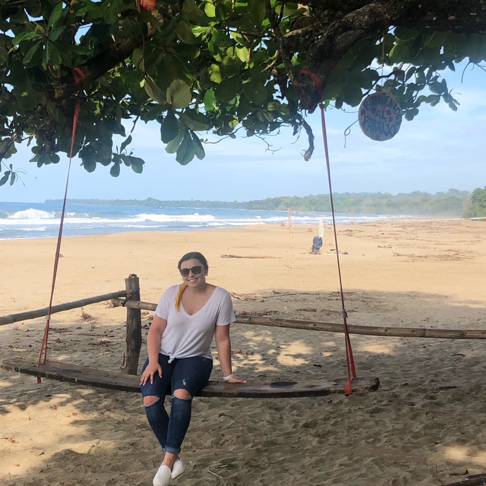 Meet your Posher, Jasmine